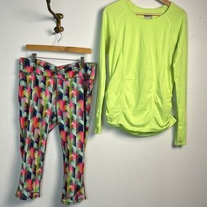 Athleta long sleeved top & Fabletics chevron workout leggings XXL GUC bundle